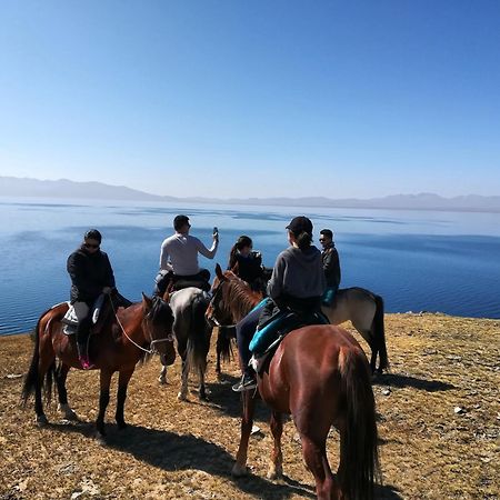 Guest House Bereke In Kyzart Village Bagysh Exterior foto