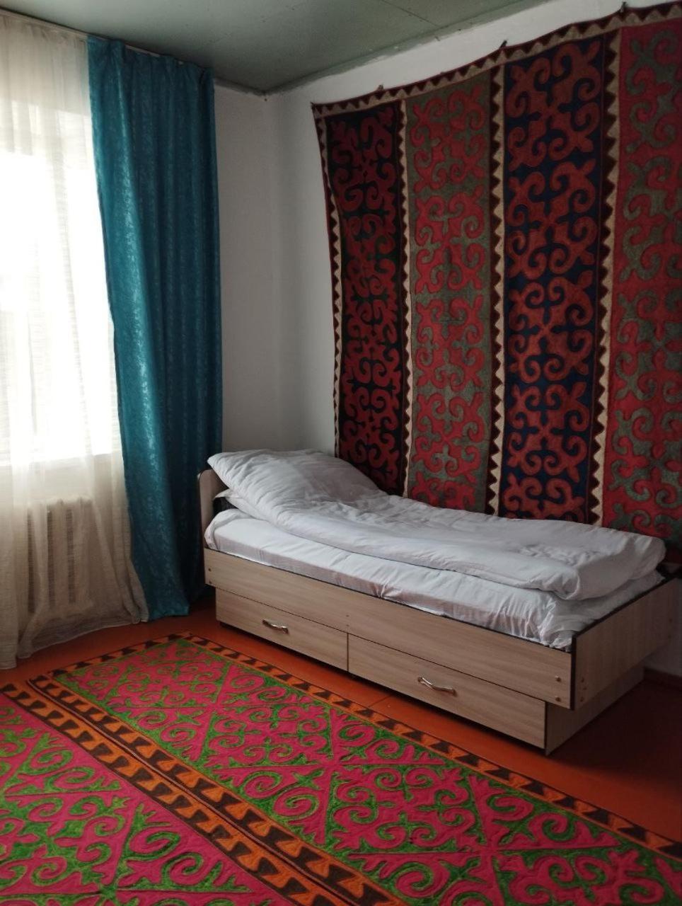 Guest House Bereke In Kyzart Village Bagysh Exterior foto